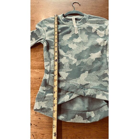 Lululemon Close To Crossing Gray Camouflage Long Sleeve Top Size 4 (B) - Picture 11 of 13